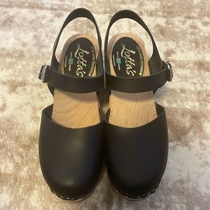 Black Lotta highwood clogs